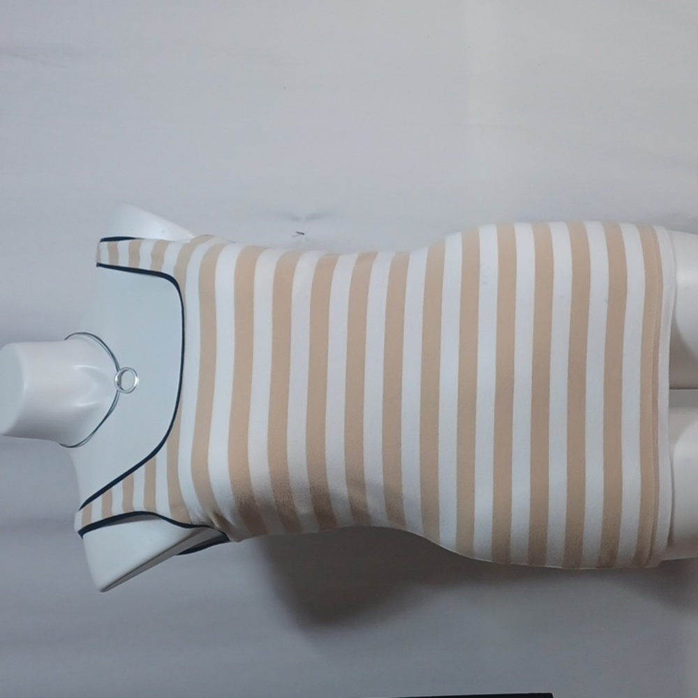 BANANA REPUBLIC TANK TOP SIZE L IN A BEAUTIFUL STRIPE